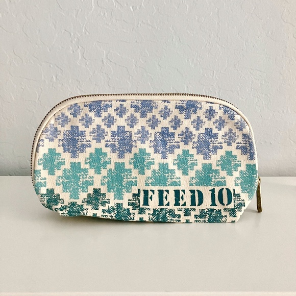 NWOT Clarins Feed 10 Canvas Makeup Cosmetics Bag Pouch Blue and Cream - Picture 1 of 7